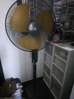 (Category: ) located in . Submitted by 15beloved4 (Listing ID 1388704152, Image 1). Description: .