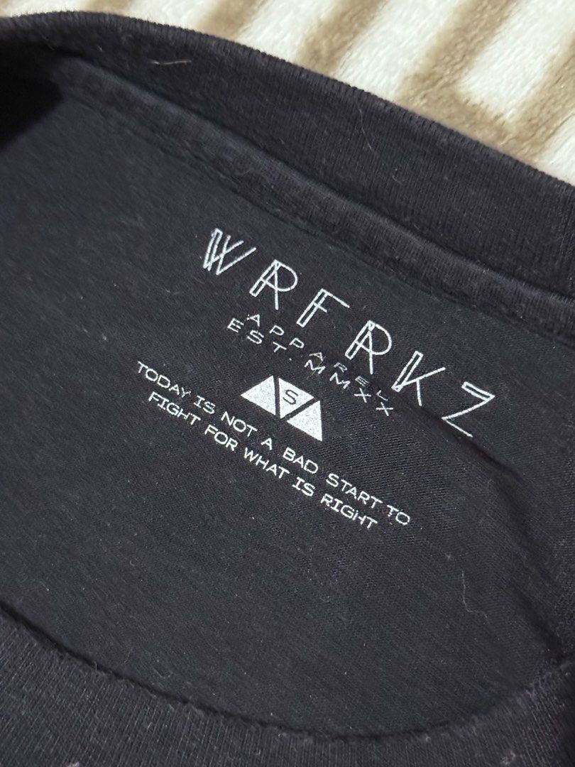 Local Brand Apparel Black Tshirt (Category: Tshirts & Polo Shirts ) located in Balanga. Submitted by stan.pt (Listing ID 1388771400, Image 2). Description: - good as brand new - size S rfs: masyado na akong maraming tshirt.