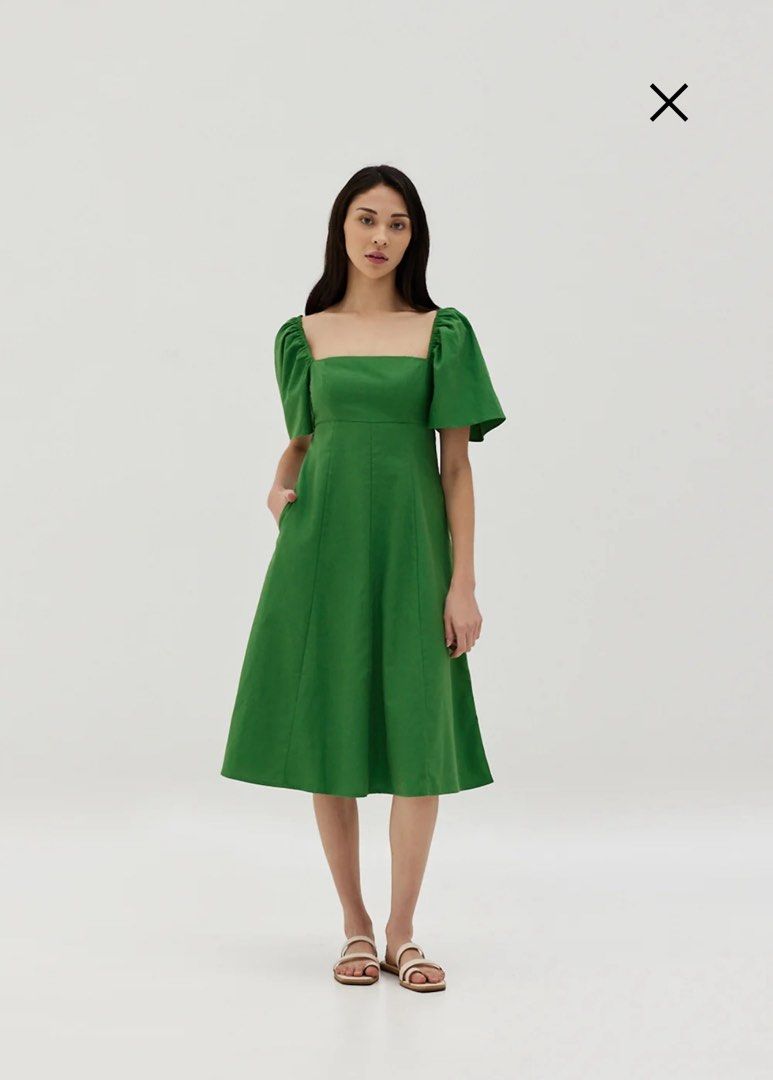 kelly green fit and flare dress Kelly green smocked waist fit and flare mini Dress L / Kelly green print / Dress