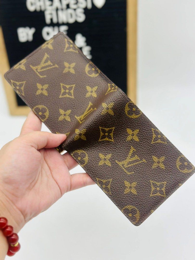 Lv Mens Wallet (Category: Luxury Bags & Wallets) located in Cavite. Submitted by checherosales (Listing ID 1388708400, Image 2). Description: Feel free to dm us if interested. May provide detailed photos..