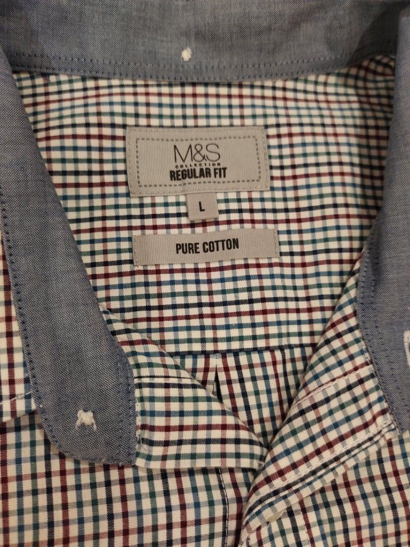 Mark & Spencer Short Sleeve Polo Size (Category: Formal Shirts) located in Makati City. Submitted by mrky88 (Listing ID 1388834947, Image 3). Description: Mark & Spencer Short Sleeve Polo Size : Large Length : 29 Inches Width : 23 Inches Shoulder : 19 Inches.