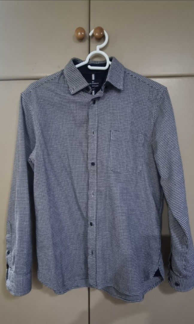 Marks and Spencer Longsleeve Shirt (Category: Formal Shirts) located in Quezon City. Submitted by alied20 (Listing ID 1388902552, Image 1). Description: -model is 6'1, 38 chest, 33 waist -small but fits medium -NCR deliveries only.