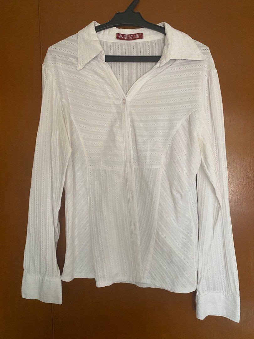 Office Siren White Longsleeves (Category: Longsleeves) located in Paranaque City. Submitted by thematerialworld (Listing ID 1388747826, Image 1). Description: Form-fitting! - Fits S-M - bought from ukay.