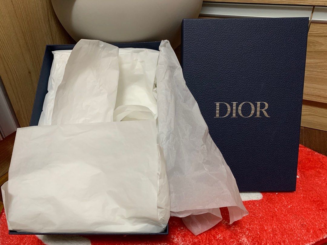 ORIGINAL DIOR BOX & PAPER BAG (Category: Sneakers & Footwear) located in Pasay City. Submitted by slashed (Listing ID 1388836942, Image 3). Description: BRAND: DIOR DIMENSION LENGTH : 38CM HEIGHT : 13 CM WIDTH : 25 CM.