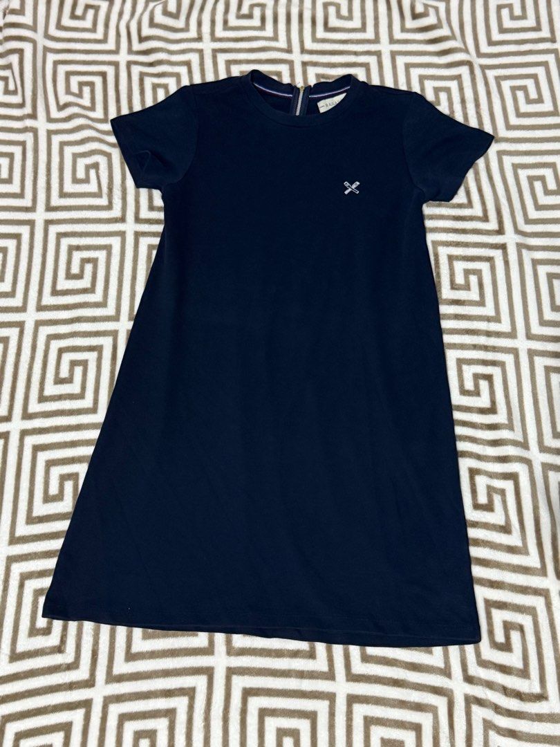 Original Regatta Navy Blue Dress (Category: Dresses) located in Balanga. Submitted by stan.pt (Listing ID 1388769062, Image 1). Description: - size S-M - comfy dress - no flaws rfs: hindi po ako mahilig sa dress .