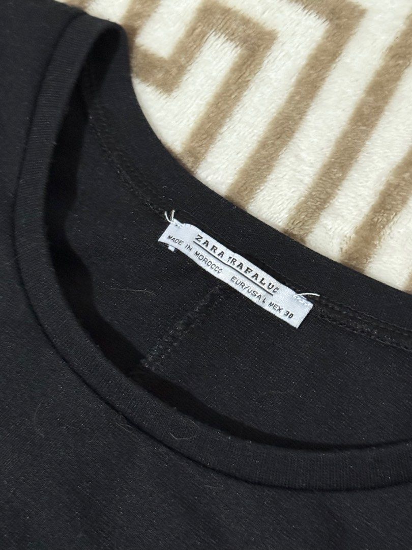 Original Zara Black Dress (Category: Dresses) located in Balanga. Submitted by stan.pt (Listing ID 1388770710, Image 2). Description: - maganda siya kapag suot makikita yung curve mo sa katawan - no flaws - size S- M rfs: hindi po ako mahilig sa dress.