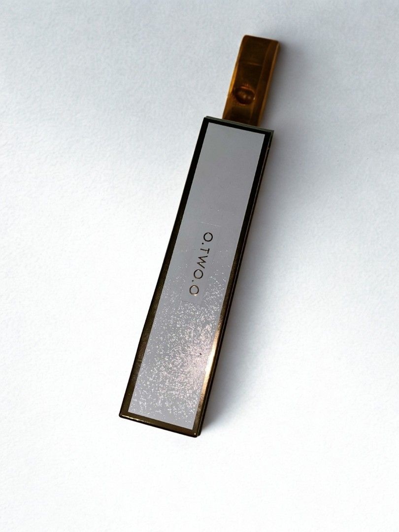 O.TWO.O Concealer (Category: Makeup) located in Makati City. Submitted by micmic804 (Listing ID 1388829983, Image 2). Description: Conceals blemishes or pimple marks. Very good coverage . Got 2 as a gift. Selling this other one.