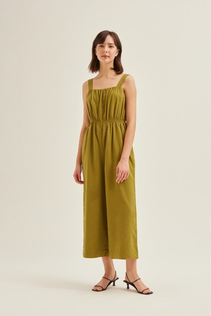 Our second nature Smocked Tencel Jumpsuit (Category: Jumpsuits) located in Singapore. Submitted by paperandi (Listing ID 1388706632, Image 1). Description: Size SP No defects .