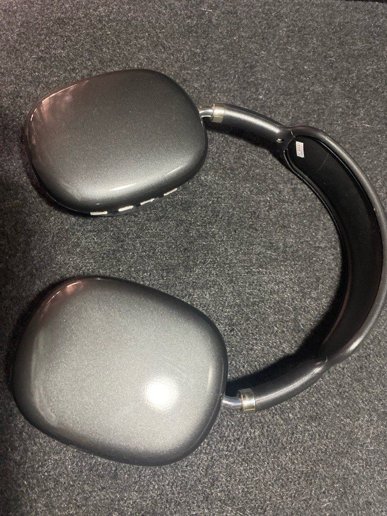 P9 wireless bluetooth headset (Category: Headphones & Headsets) located in Antipolo. Submitted by ci4riel (Listing ID 1388771287, Image 1). Description: not sure if still working but still can be use as display, be worn.