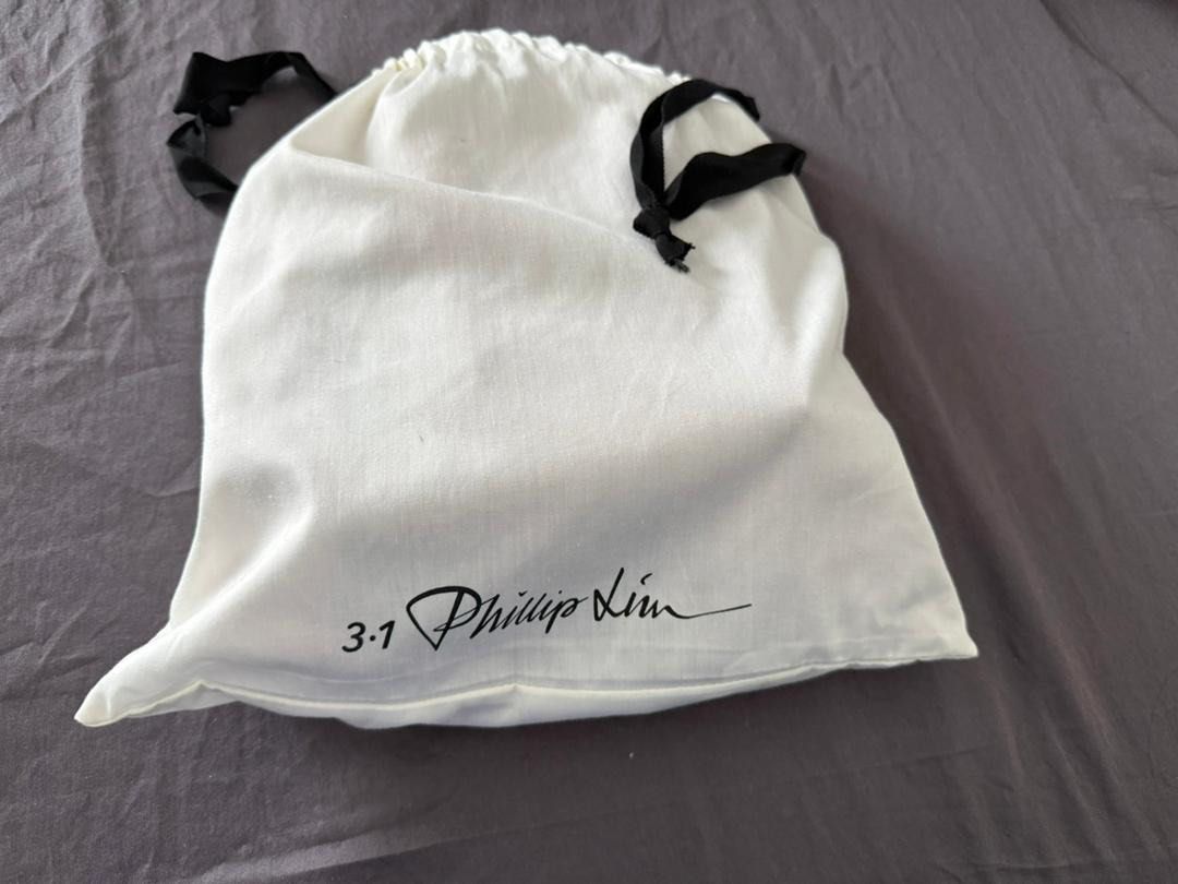 Phillip Lim (Category: Cross-body Bags) located in Kuala Lumpur. Submitted by fai87 (Listing ID 1388778721, Image 2). Description: 3.1 Phillip Lim Bag Only wore once or twice Comes with Dustbag Bought from Club 21 Original price 3.2k.