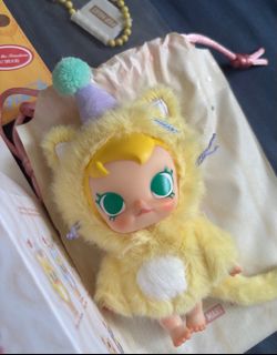 (Category: ) located in . Submitted by munchyyneko (Listing ID 1388734802, Image 1). Description: .