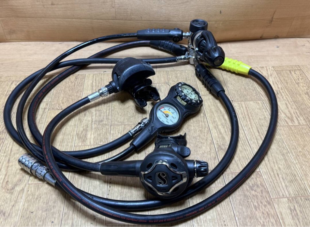 SCUBAPRO 潛水設備 調節器 MK25 + S600 + R390 + SCUBAPRO 表 + 軟管, 體育器材, 其他運動配件在旋轉拍賣