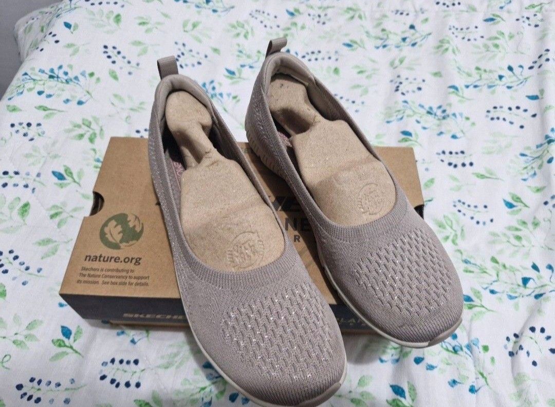Skechers Be Cool Breezy Daze (Category: Shoe inserts) located in Cainta. Submitted by classic_chic (Listing ID 1388819068, Image 1). Description: taupe color size 6 like new.