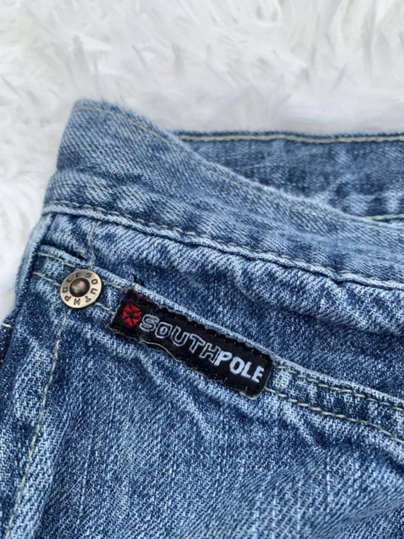 SOUTH POLE Y2k BAGGY JEANS (Category: Jeans) located in Manila. Submitted by lostinclothes (Listing ID 1388807431, Image 3). Description: good condition size32.