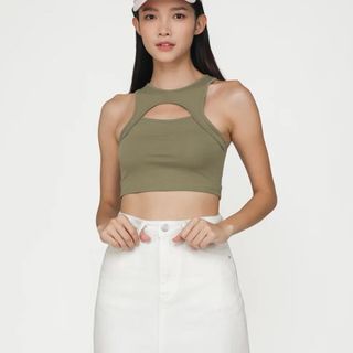 (Category: ) located in . Submitted by clearhercloset (Listing ID 1388751642, Image 1). Description: .