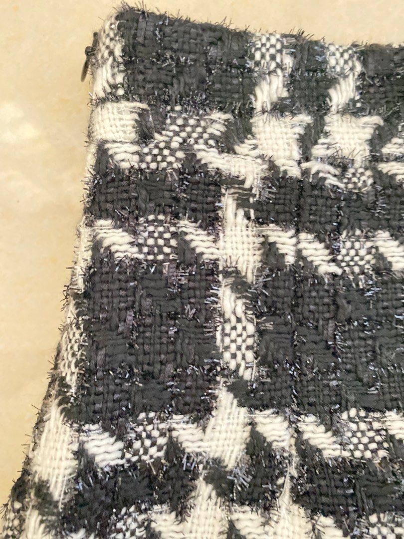Tweed Maxi Skirt (Category: Skirts) located in Cavite. Submitted by eessaa08 (Listing ID 1388725266, Image 3). Description: Brand new skirt Waist: 24” Fabric: tweed Color: black & white With inner lining and side zipper opening. Brand new with tag. Brand name: sweetheart Premium quality. Super ganda in person! Light weight tweed. MOP: Gcash MOD: JnT or Lalamove (buyer to pay for shipping fee).