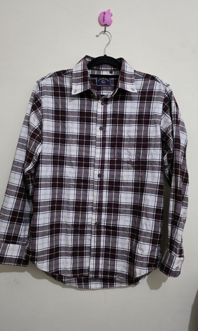 U & Shark Button Down Plaid Shirt (Category: Formal Shirts) located in Mabalacat. Submitted by enoscep (Listing ID 1388761492, Image 1). Description: Slight discoloration near buttons (See photo) W:20" L:28" ☆rfs: decluttering ☆mop: bpi, bdo, gcash ☆mod: j&t ☆no return, refund, or exchange.