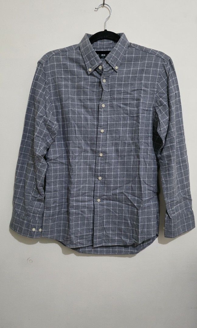 Uniqlo Grey Button down polo grid pattern (Category: Formal Shirts) located in Mabalacat. Submitted by enoscep (Listing ID 1388760303, Image 1). Description: Uniqlo Button Down Shirt Grey Bought for 1490? Worn just a few times W:18" L:27" ☆rfs: decluttering ☆mop: bpi, bdo, gcash ☆mod: j&t ☆no return, refund, or exchange.