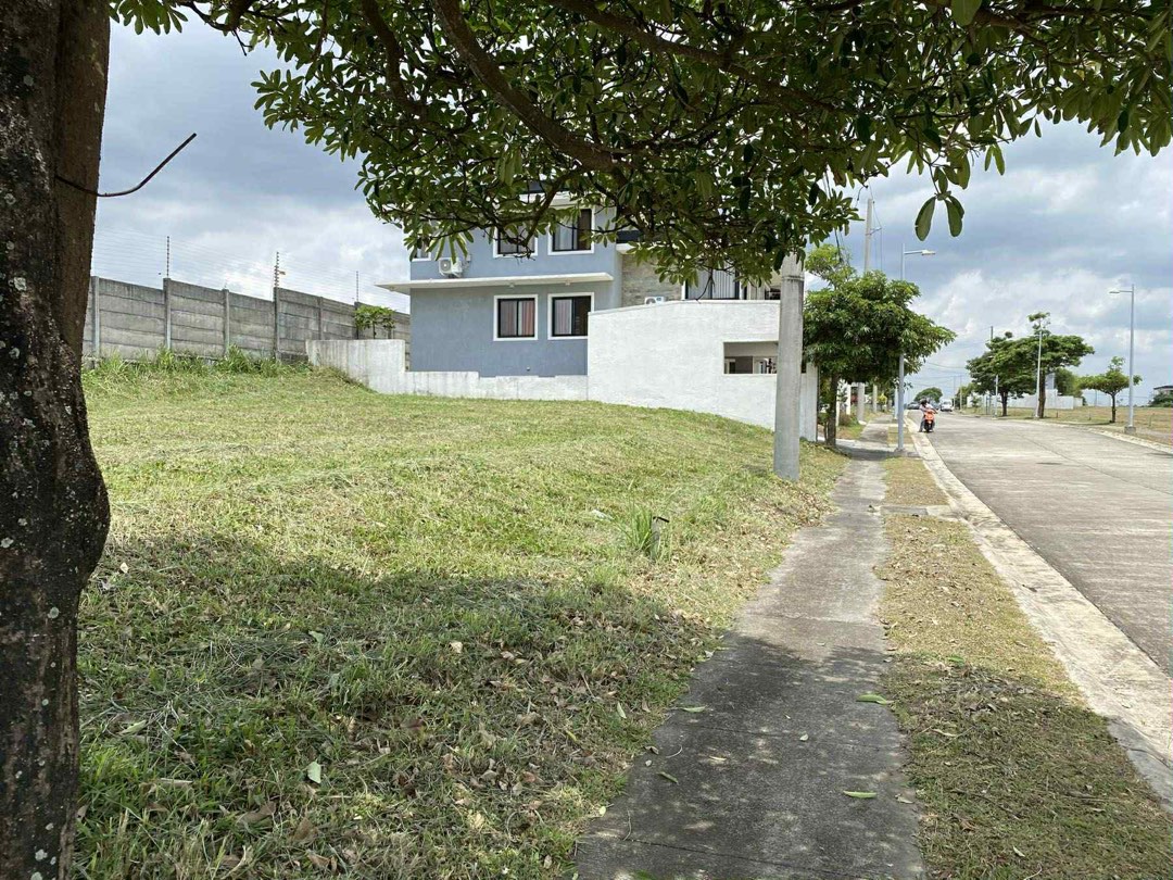 (Category: ) located in . Submitted by ayen.uy (Listing ID 1388716923, Image 1). Description: .