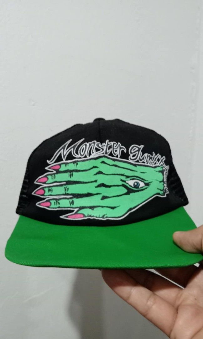 Vintage Monster Gum Trucker Cap (Category: Caps & Hats) located in Candon. Submitted by ylocos_thrifts (Listing ID 1388797576, Image 1). Description: Vintage Monster Gum Trucker Cap Color Rate: 10/10 Very Good Condition Issue/Flaws: Deform sa brim at yupi sa snap.