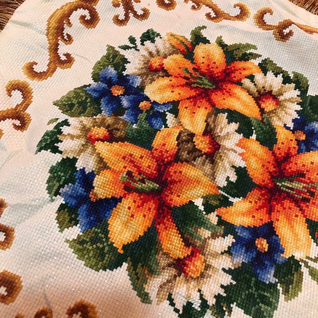 18”x18” throw pillow (with filler) (Category: Cushions & Throws) located in Dipolog. Submitted by playmatesfriend.ph (Listing ID 1389048692, Image 2). Description: .