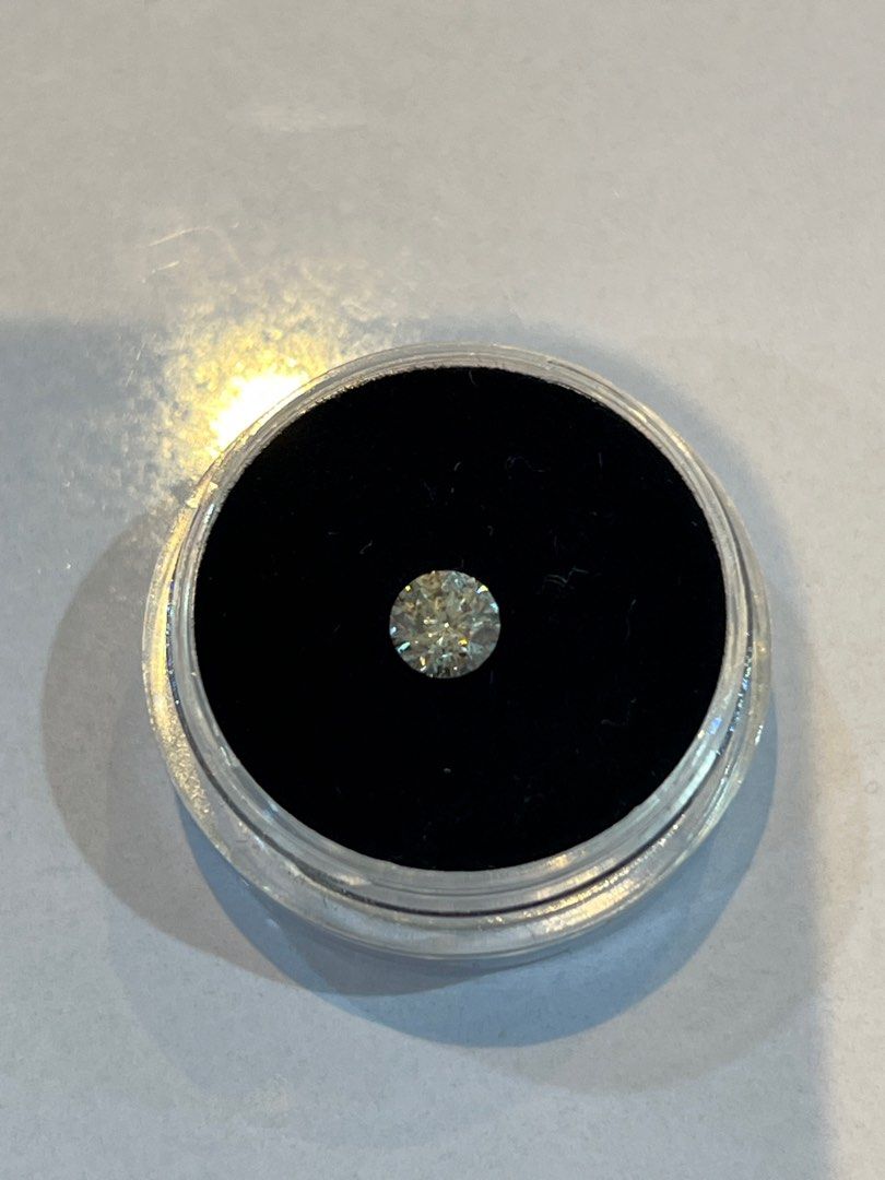 .50ct Loose Natural Diamond (Buo) (Category: Precious Stones) located in Quezon City. Submitted by d.essentialfinds (Listing ID 1388976883, Image 1). Description: Natural Diamond Loose Diamond Stone 0.50 carat SI2 clarity (With inclusions, blemishes etc) Color : not sure with the color Good for resetting or as an engagement ring. It has certificate as shown in the picture All good - this is for those who is not meticulous No Return No Exchange Yo