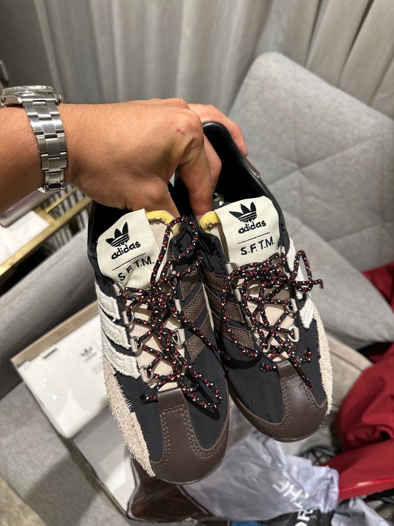 Adidas x Song for the mute (Category: Sneakers) located in Pasig City. Submitted by chris1776 (Listing ID 1389082299, Image 2). Description: Adidas x Song for the Mute Country OG STFM 6,000 php 5US mens / 6.5 US womens Brand new No reciept - complete with box and inserts.