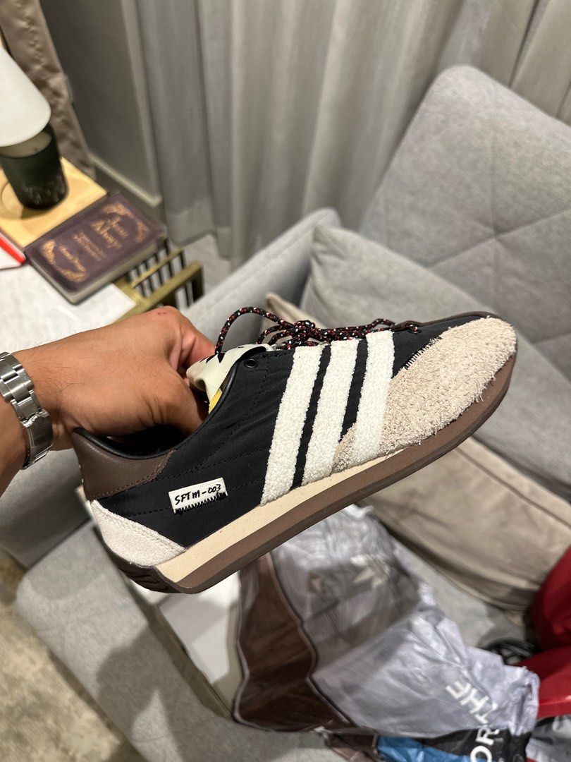 Adidas x Song for the mute (Category: Sneakers) located in Pasig City. Submitted by chris1776 (Listing ID 1389082299, Image 3). Description: Adidas x Song for the Mute Country OG STFM 6,000 php 5US mens / 6.5 US womens Brand new No reciept - complete with box and inserts.