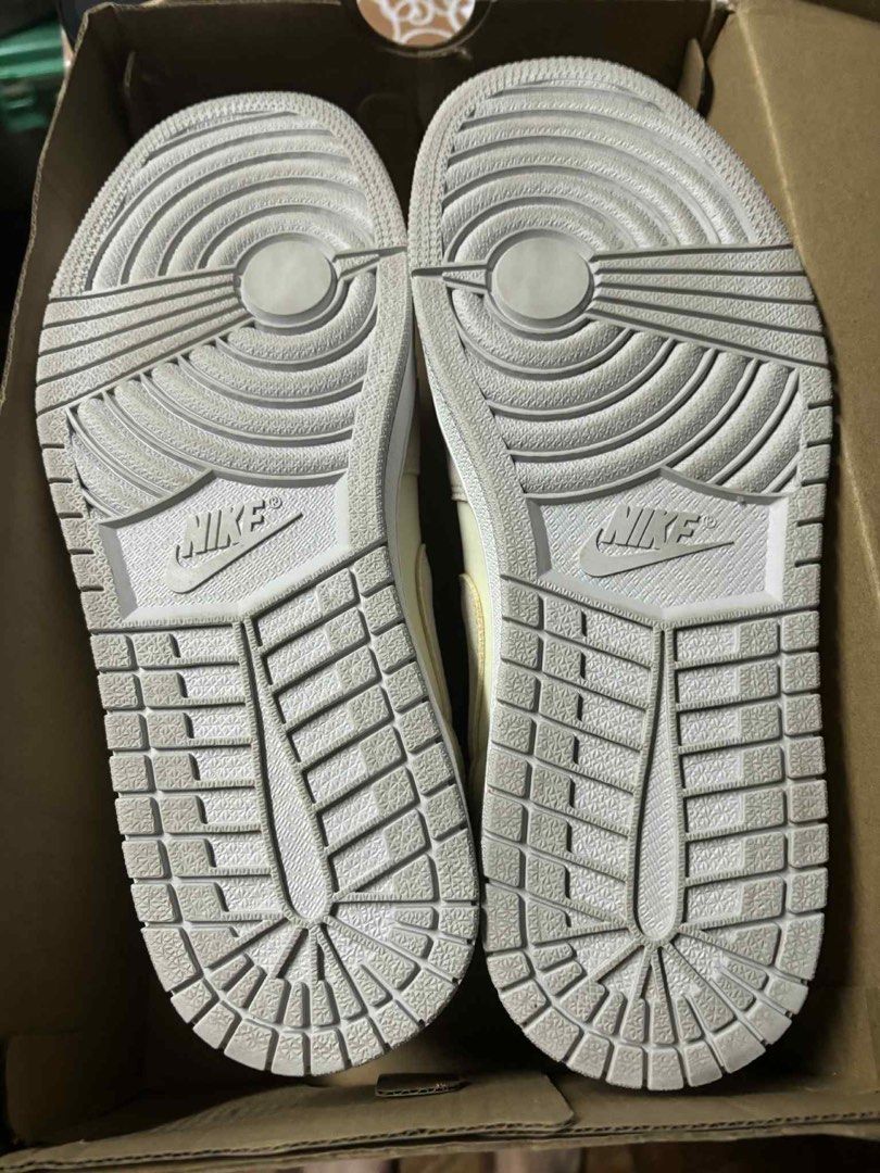 Air Jordan 1 low Se Craft White (Category: Sneakers) located in Calamba. Submitted by berrie.boutique (Listing ID 1389016336, Image 3). Description: Price 4k negotiable Like new, Used barely and no flaws Size 10.5.