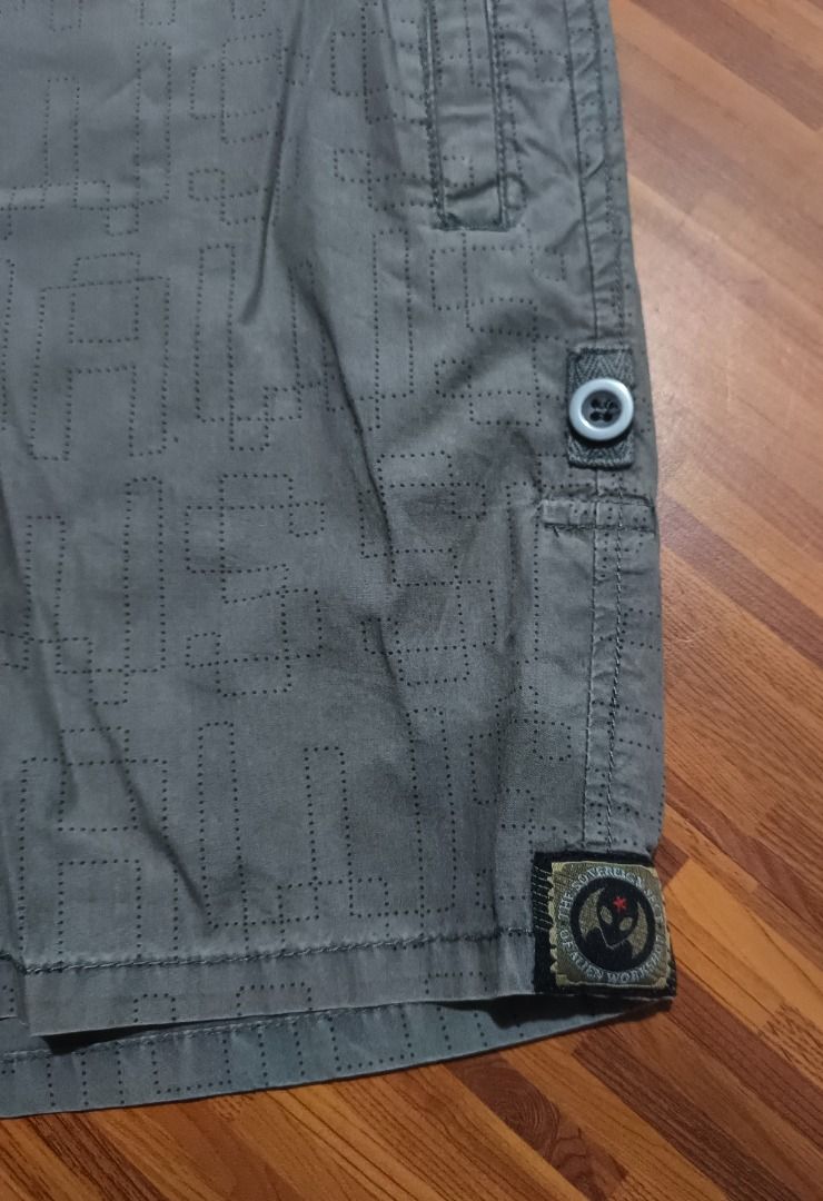 Alien Workshop Short (Category: Shorts) located in Imus. Submitted by thrift.maulas (Listing ID 1389104349, Image 3). Description: ✅Very Good Used Condition ✅Color rate: 8/10 ✅Waist: Length: ✅Issue: X ✅Needs Wash.