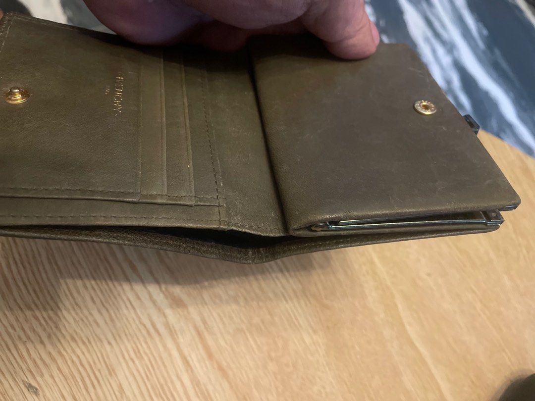 Authentic givenchy wallet (Category: Luxury Bags & Wallets) located in Cavite. Submitted by ohmie23 (Listing ID 1388926484, Image 3). Description: Authentic givenchy wallet.