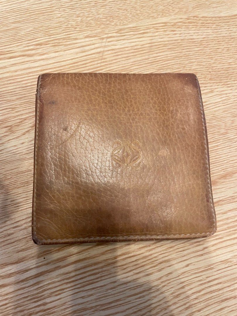 Authentic loewe wallet (Category: Luxury Bags & Wallets) located in Cavite. Submitted by ohmie23 (Listing ID 1388927044, Image 1). Description: Authentic loewe wallet.
