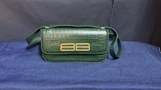 （分類：）位於 。 由 b.___.b 提交（商品編號 1389052180，圖片 1）。簡介： 。