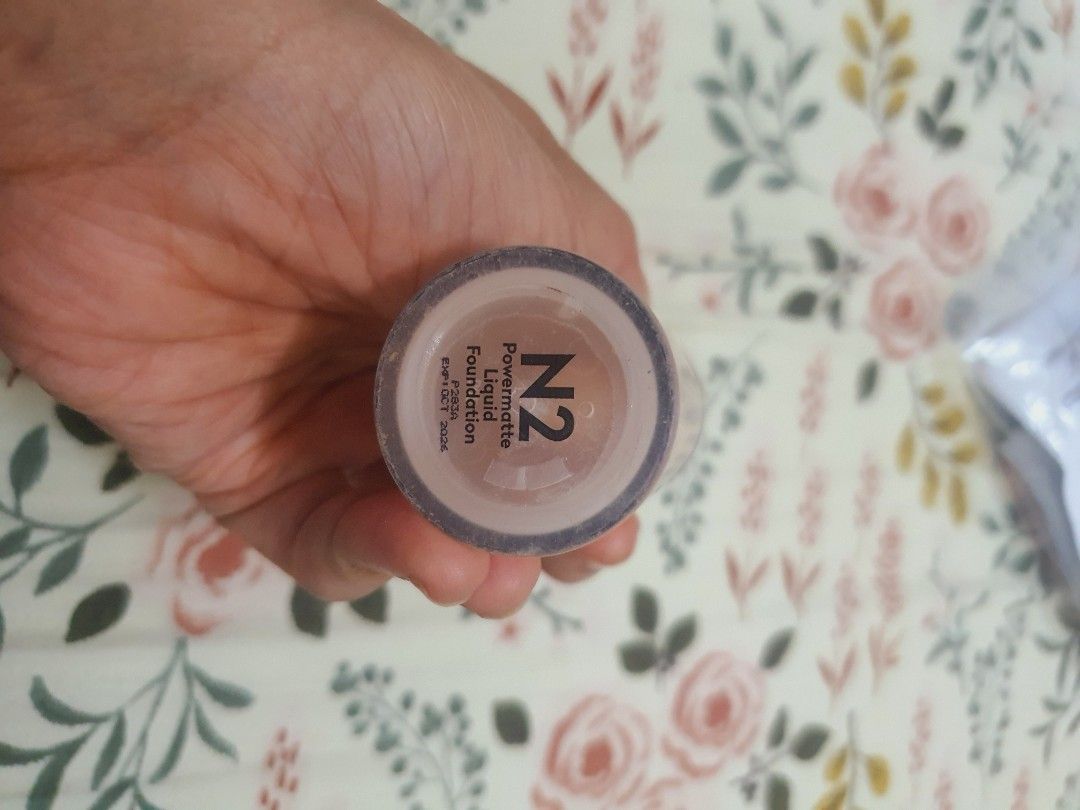 C code foundation (Category: Makeup) located in Seremban. Submitted by bestsmzenterprise (Listing ID 1389096125, Image 2). Description: Dah tak nak guna lagi. Dah tukar brand foundation lain..