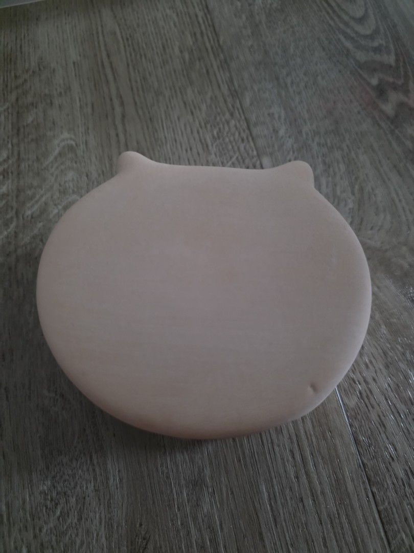 Ceramic Container - Beige (Category: Homes & Other Pet Accessories) located in Singapore. Submitted by amywong2612 (Listing ID 1388922708, Image 1). Description: - Small beige ceramic hideout - for cooling puporses - Excellent condition, no chips or cracks - Perfect for small items or decoration.
