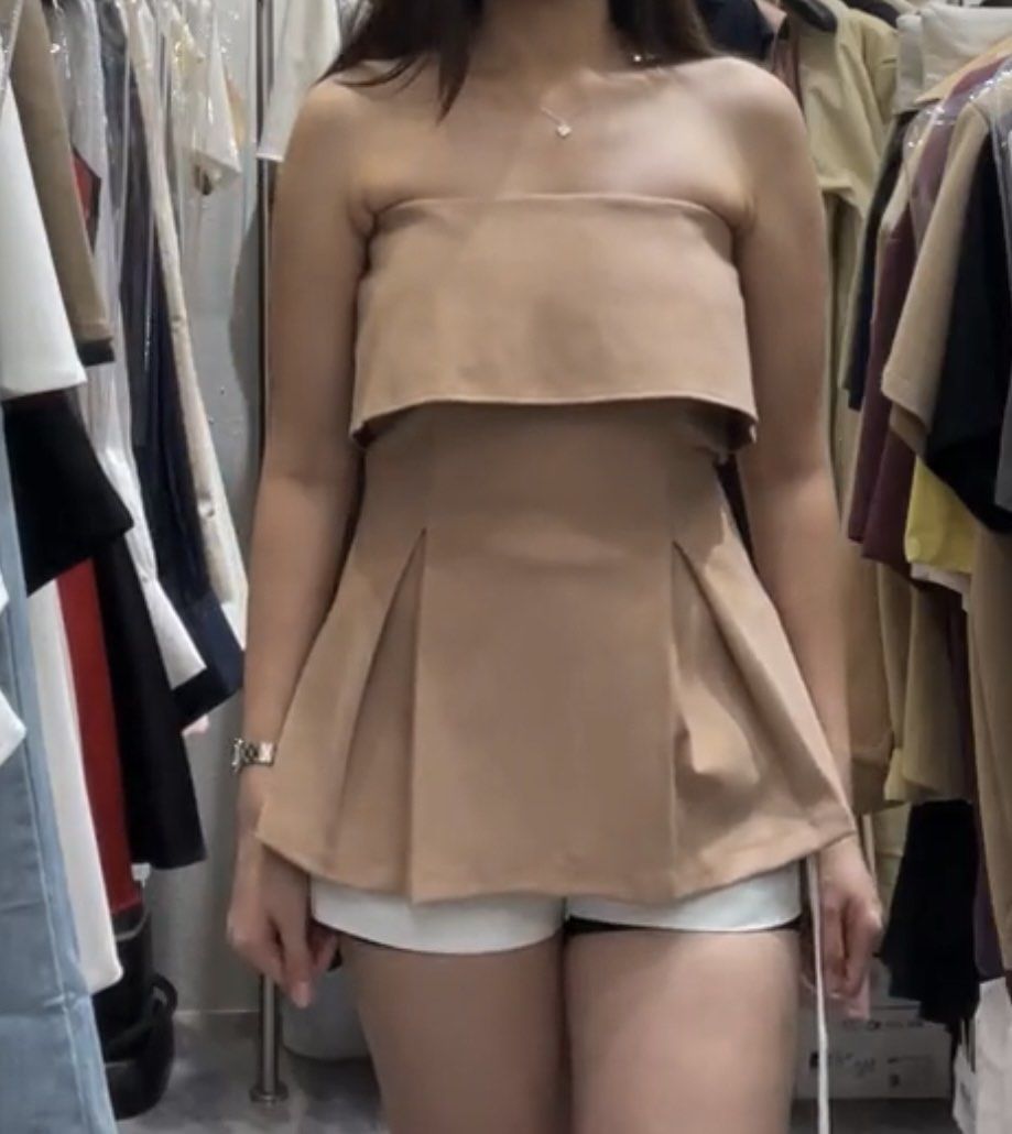 CHADA TUBE TOP (BKK ONHAND) (Category: Others Tops) located in Paranaque City. Submitted by teamjasny (Listing ID 1389014183, Image 2). Description: Brand new with tag Chada tube top SIZE SMALL ON TAG but can fit upto medium FITS: 32"-34" bust 25-28" waist Cotton spandex fabric (super stretch) Rfs doesn't fit me .