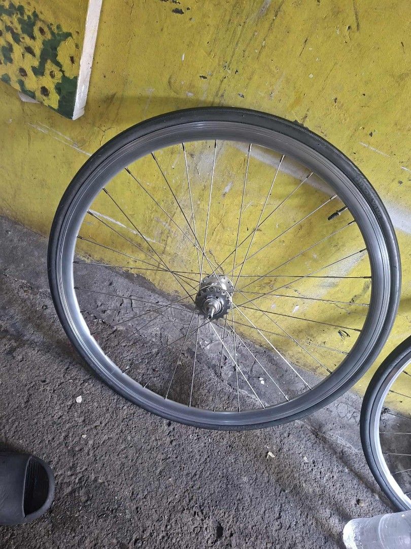 Classic 700c Polished Wheelset for fixie (Category: Bicycles) located in Manila. Submitted by canaryshan48296 (Listing ID 1389020632, Image 3). Description: Classic 700c Polished Wheelset for fixie Polso Hubs (36H) f/r Chaoyang Mini Shark Tires f/r Black Cat Interiors f/r Unbranded rims Good for classic builds Pm for inquiries.