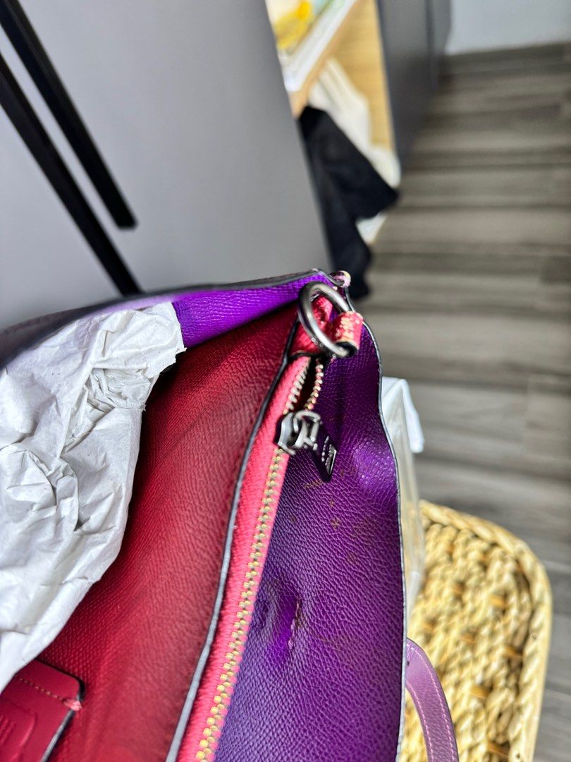 Coach Mollie 25 (Category: Luxury Bags & Wallets) located in Calamba. Submitted by zarahzion (Listing ID 1388954111, Image 3). Description: Coach Mollie 25 KINDLY SEE PICTURE FOR DETAILED FLAWS personal preoloved guaranteed original .
