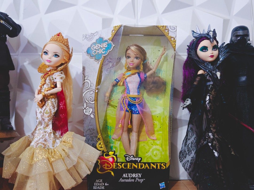 Descendants - Audrey (Category: Storybooks) located in Manila. Submitted by mik0509 (Listing ID 1384570030, Image 1). Description: BRAND NEW! NRFB as is where is, wysiwyg Price is negotiable.