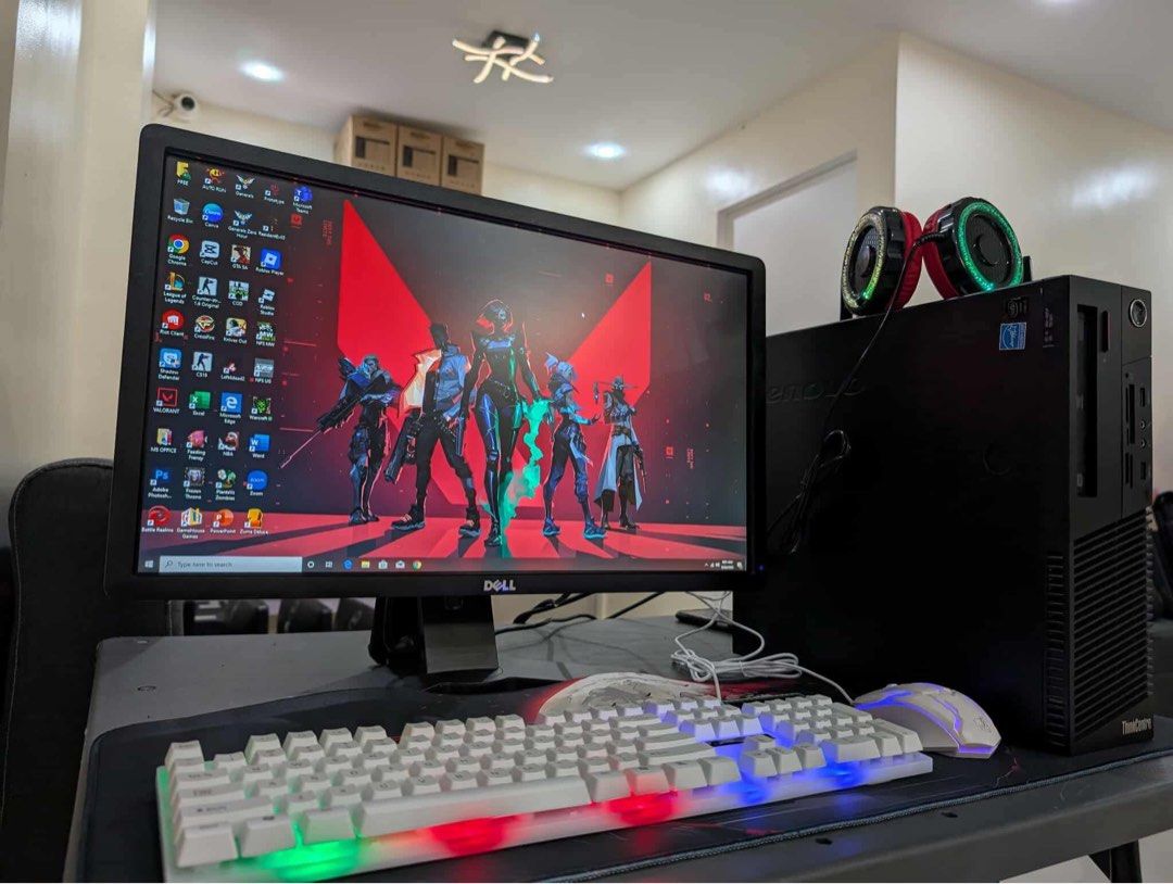 Desktop Computer (Category: Desktops) located in Kawit. Submitted by markuzmathers (Listing ID 1388938989, Image 1). Description: STEAL DEAL ALERT! – GAMING & WORK SET-UP for ONLY ₱9,000! LENOVO THINKCENTRE + 23” DELL MONITOR BUNDLE SPECIFICATIONS: Intel Core i5-4590S (4th Gen) | 4 Cores / 4 Threads @3.00GHz Intel HD Graphics 4600 8GB DDR3 RAM 128GB SSD + 500GB HDD (Combo Storage – Fast & Big Space) 23” Dell Wide Monitor | 1920×1080 Full HD Black