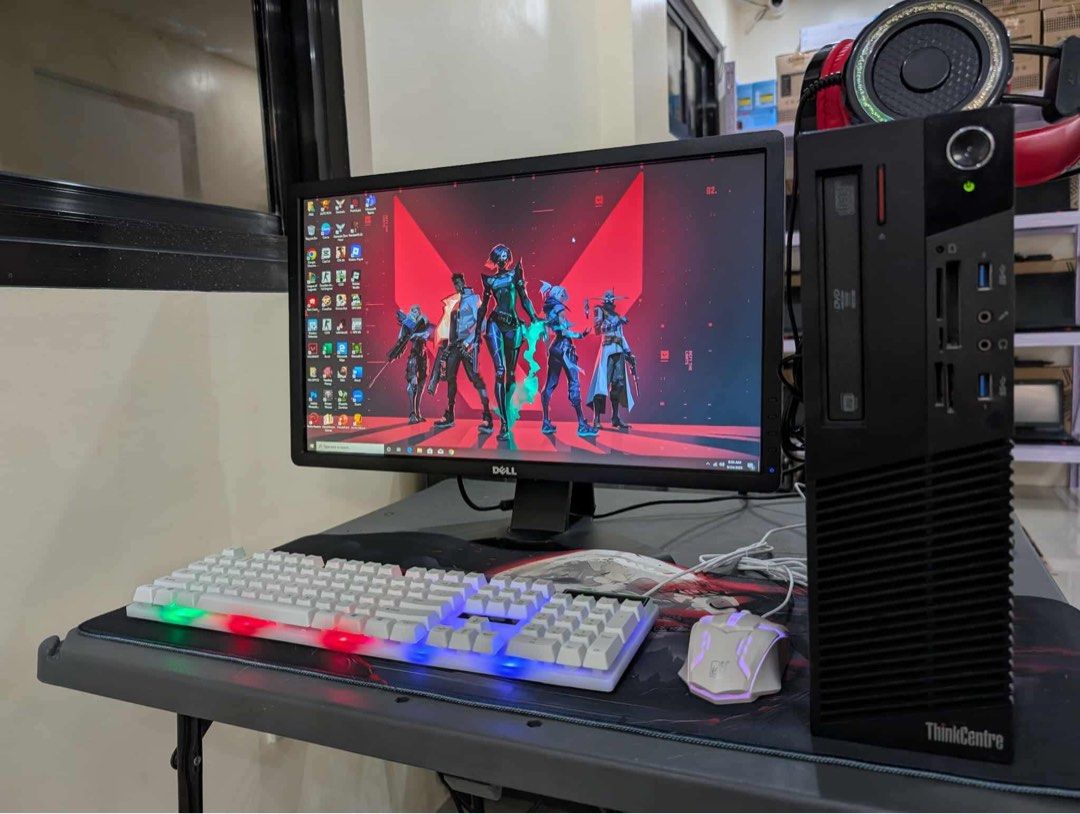 Desktop Computer (Category: Desktops) located in Kawit. Submitted by markuzmathers (Listing ID 1388938989, Image 3). Description: STEAL DEAL ALERT! – GAMING & WORK SET-UP for ONLY ₱9,000! LENOVO THINKCENTRE + 23” DELL MONITOR BUNDLE SPECIFICATIONS: Intel Core i5-4590S (4th Gen) | 4 Cores / 4 Threads @3.00GHz Intel HD Graphics 4600 8GB DDR3 RAM 128GB SSD + 500GB HDD (Combo Storage – Fast & Big Space) 23” Dell Wide Monitor | 1920×1080 Full HD Black