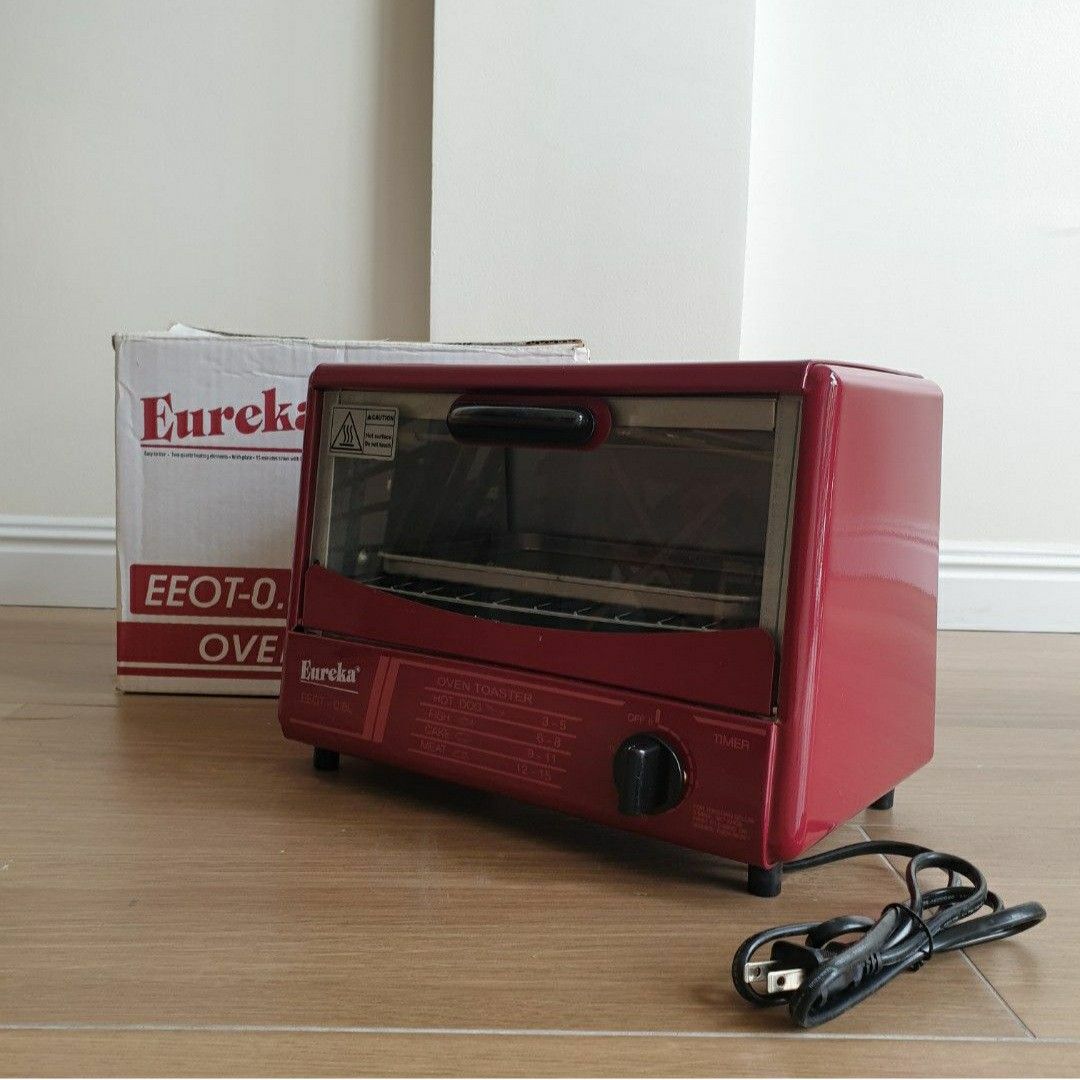 Eureka 6L Red Oven Toaster (Category: Ovens & Toasters) located in Cainta. Submitted by sunnie.side.up (Listing ID 1389068029, Image 2). Description: Eureka Oven Toaster 6L 👌 bought at SM for 1099pesos •used just a few times, baking tray has signs of use but no rusting •working, no problem with the oven •complete parts and manual • outside of the oven has no major scratches or dents, still looks new •box is a little dusty/dirty due to storage RF