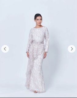 (Category: ) located in . Submitted by prilovedwear (Listing ID 1388941672, Image 1). Description: .