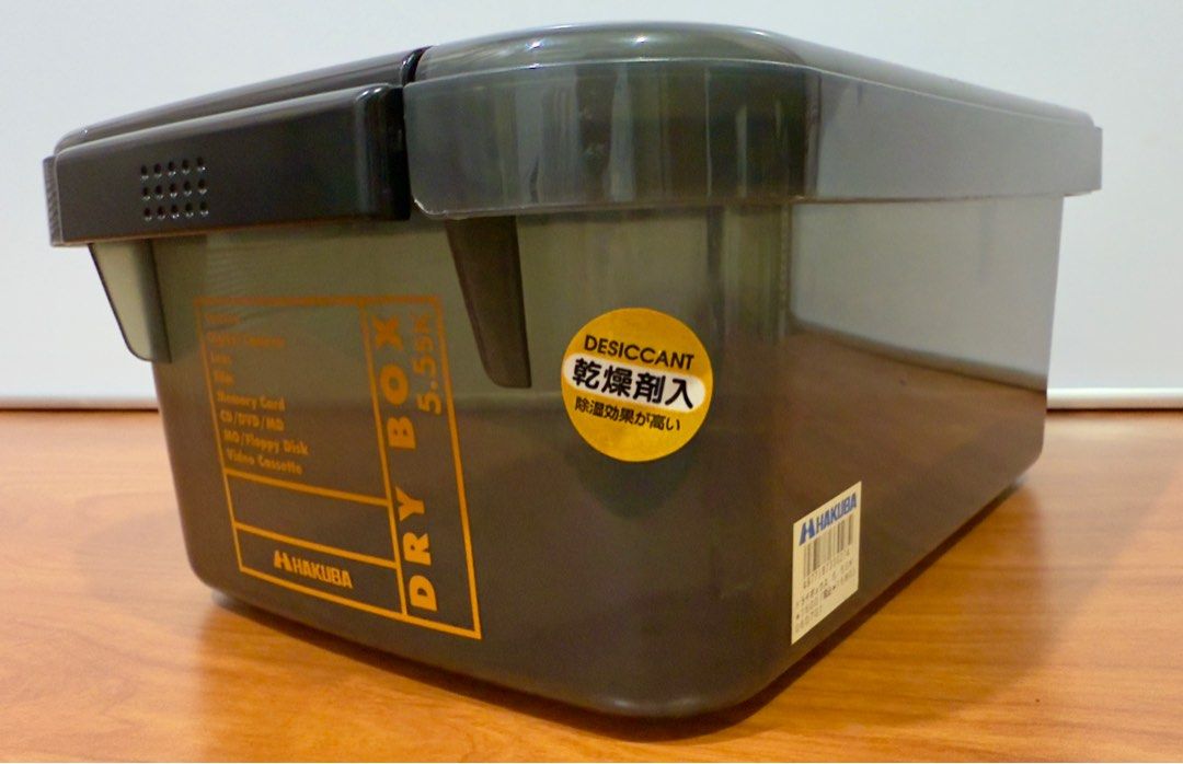 Hakuba Dry Box (Category: Dry Boxes & Cabinets) located in Binangonan. Submitted by c_r_i_s (Listing ID 1389057452, Image 2). Description: Hakuba Dry Box 5.5 li capacity A container, designed to protect sensitive equipment like cameras and lenses from humidity, dust and mold internal desiccant holder NO desiccant pack! In good condition!.