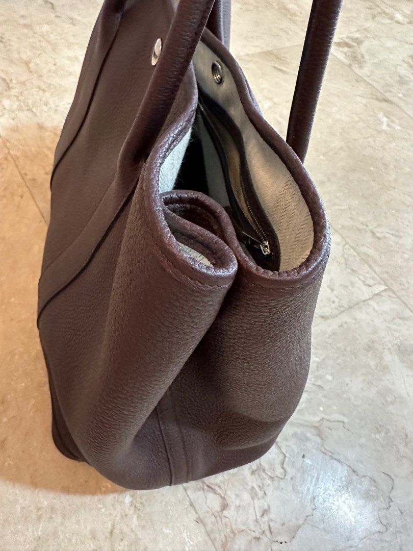 Hermes Garden Party PM (Category: Luxury Bags & Wallets) located in Mandaluyong City. Submitted by katrinaorante (Listing ID 1370983143, Image 3). Description: Hermes Garden Party 2021 With dust bag only 9.9/10 very good Condition.