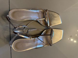 (Category: ) located in . Submitted by bubbles29_ (Listing ID 1388964514, Image 1). Description: .