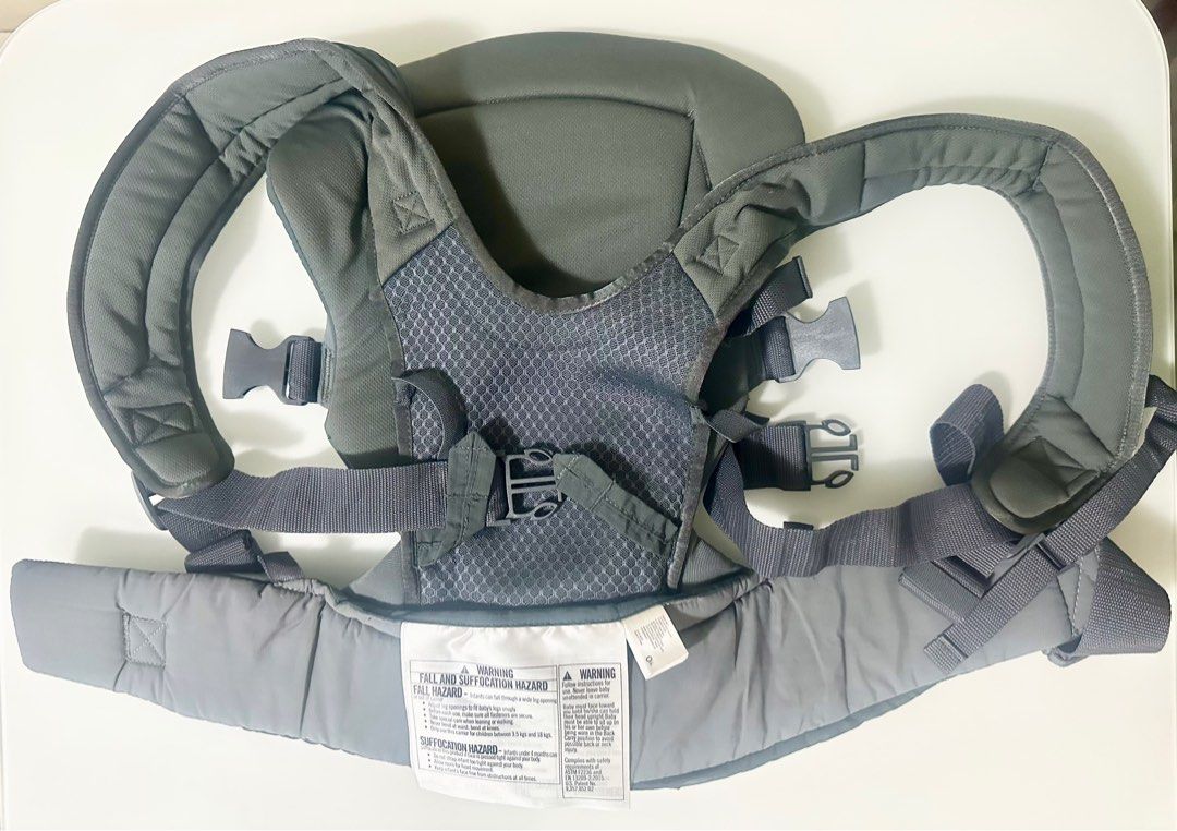 Infantino Carry On Multi Pocket Carrier (Category: Carriers & Slings) located in Binan City. Submitted by teamrnf (Listing ID 1389107989, Image 3). Description: Preloved 👌🏻No damage. Straps & buckles in good condition 😌 Comfortable and secure for baby 🧽 Needs cleaning 🏷️ ₱2000 💳 Gcash / BDO 📍 Biñan City .
