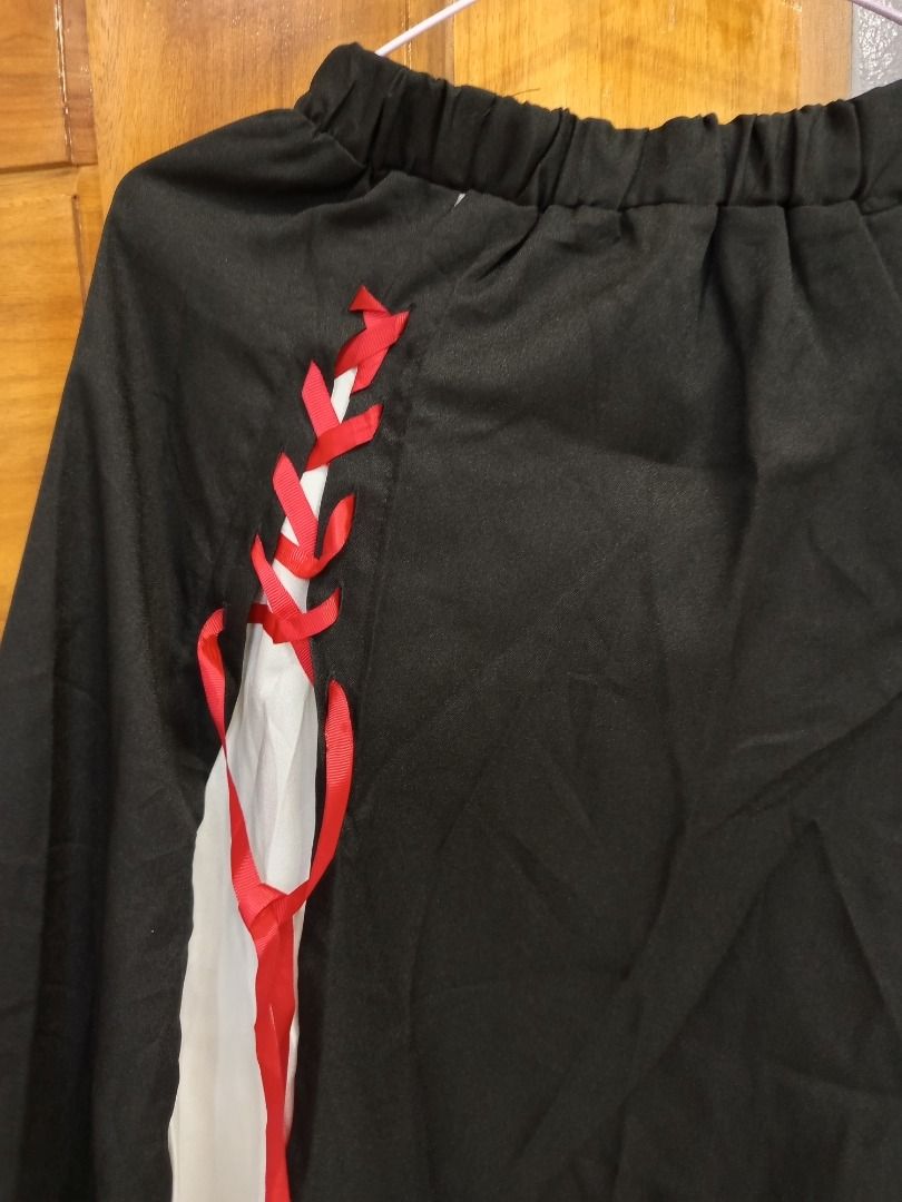 Japanese style skirt two tone (Category: Skirts) located in Pasay City. Submitted by richyanne (Listing ID 1389008767, Image 3). Description: Med to large.