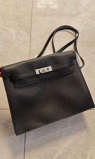 （分類：）位於 。 由 byebyebags 提交（商品編號 1388990424，圖片 1）。簡介： 。