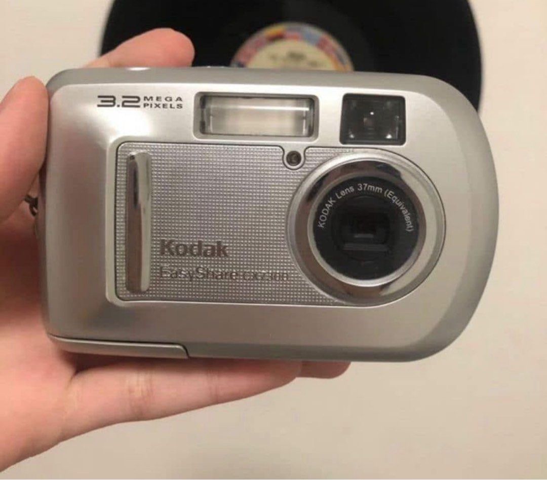Kodak Easyshare CX7300 (Category: Cameras) located in Cainta. Submitted by andie.sell (Listing ID 1389005712, Image 1). Description: Selling my pre loved digi cam! -no issues -flash working -buttons working *no batteries and sd card included* PM for sample photos! .